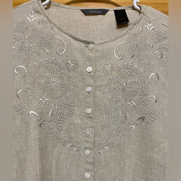 Liz Claiborne Linen, Tan, Embroidered Button Front Tunic Top, Size 14. - Picture 3 of 10